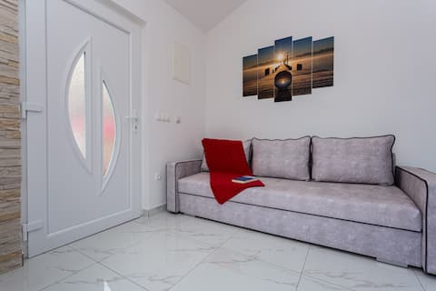 Top performing Airbnb: Roko - romantic holiday house with garden in Općina Vrbnik