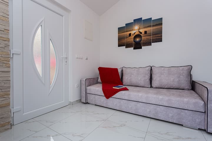 Roko - Romantic Holiday House With Garden - Punat