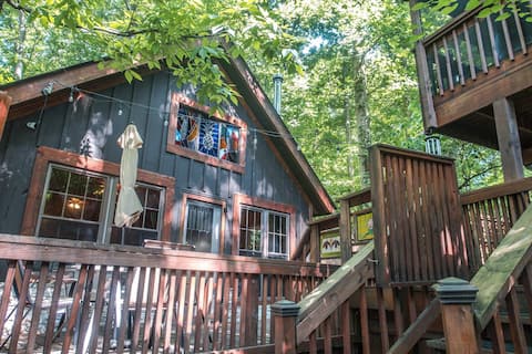 THE TREEHOUSE CABIN