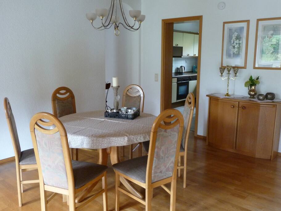 Wohnzimmer/ Esszimmer