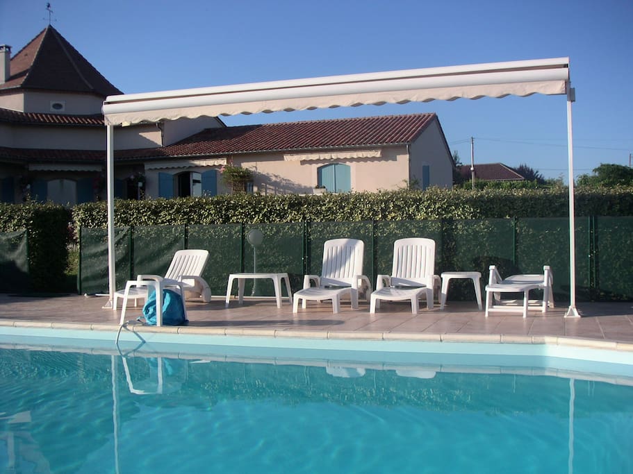 La piscine de juin à septembre