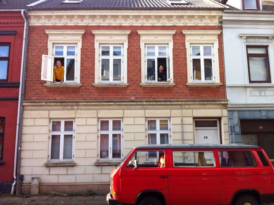 Lejligheden set fra gaden//Appartement seen from the street