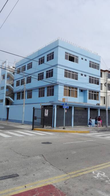 Esta es la casa es. Ompletamente familiar