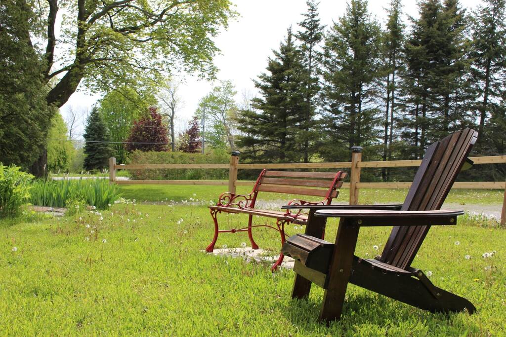 Front Yard Sitting Area