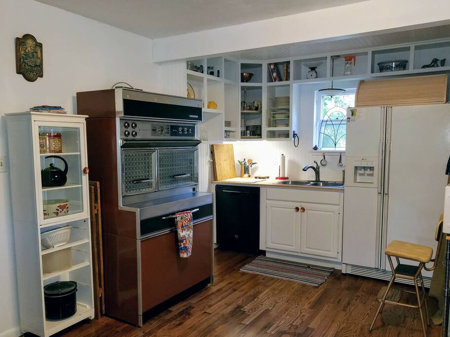 Kitchen w/ 1961 Frigidaire Flair