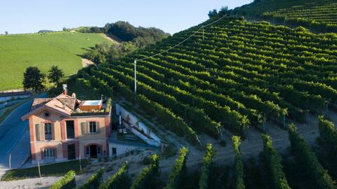 Villa Giobatta in Barolo - Cannubi