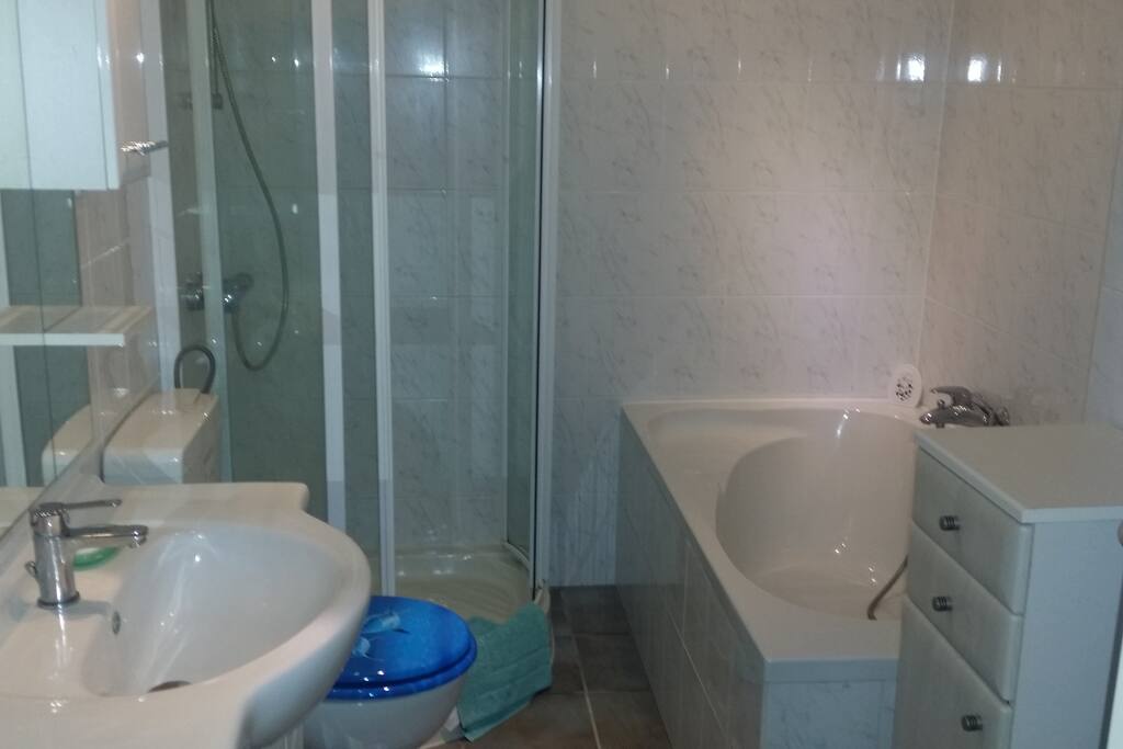 das Badezimmer