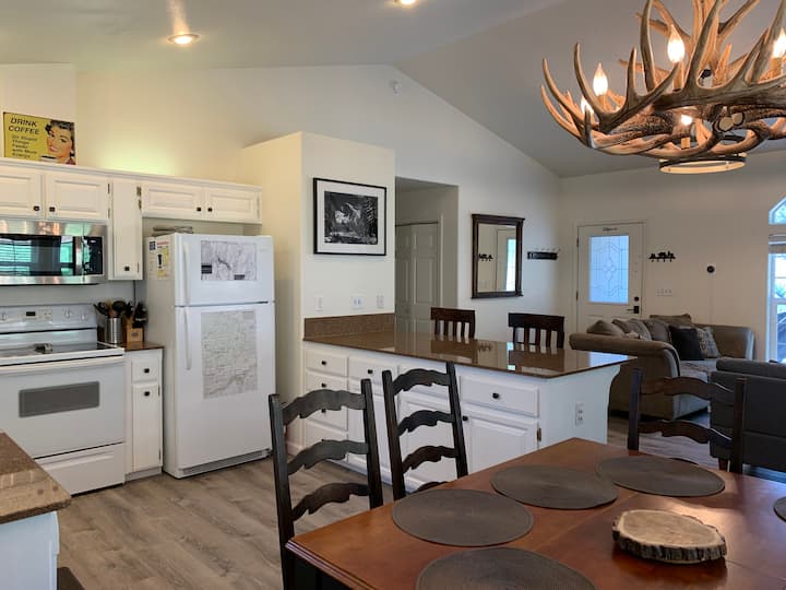 Creek Side Mountain Home Yosemite & Bass Lake Houses for Rent in