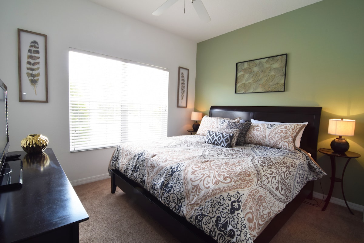 时尚加大双人床卧室