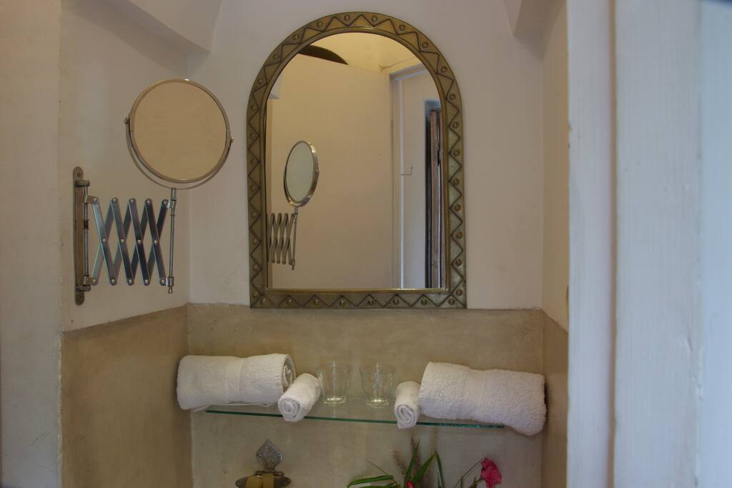 make up mirror