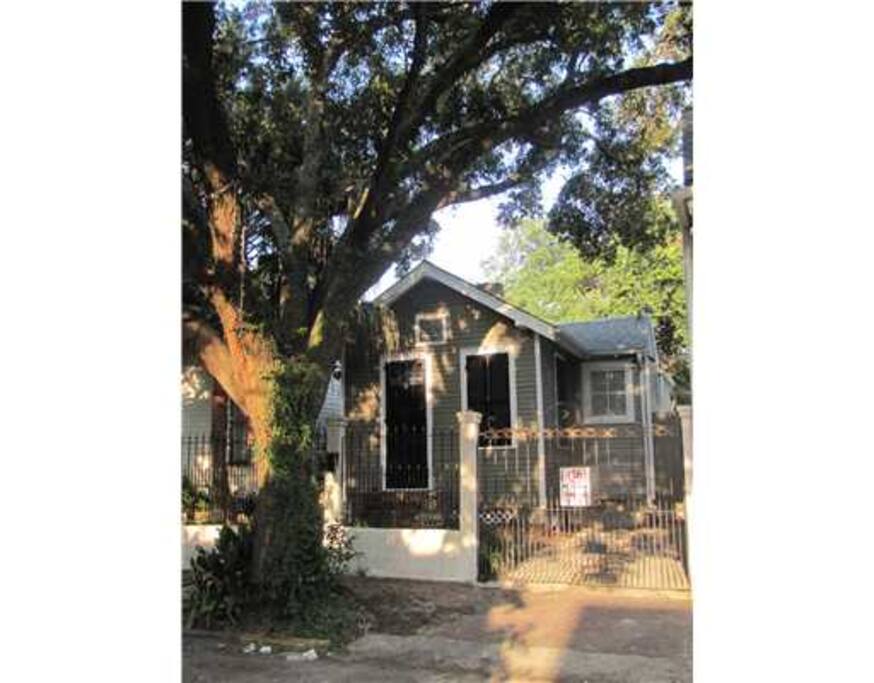 Just to the right of the house is the off-street parking space that rents for an additional $10/night.