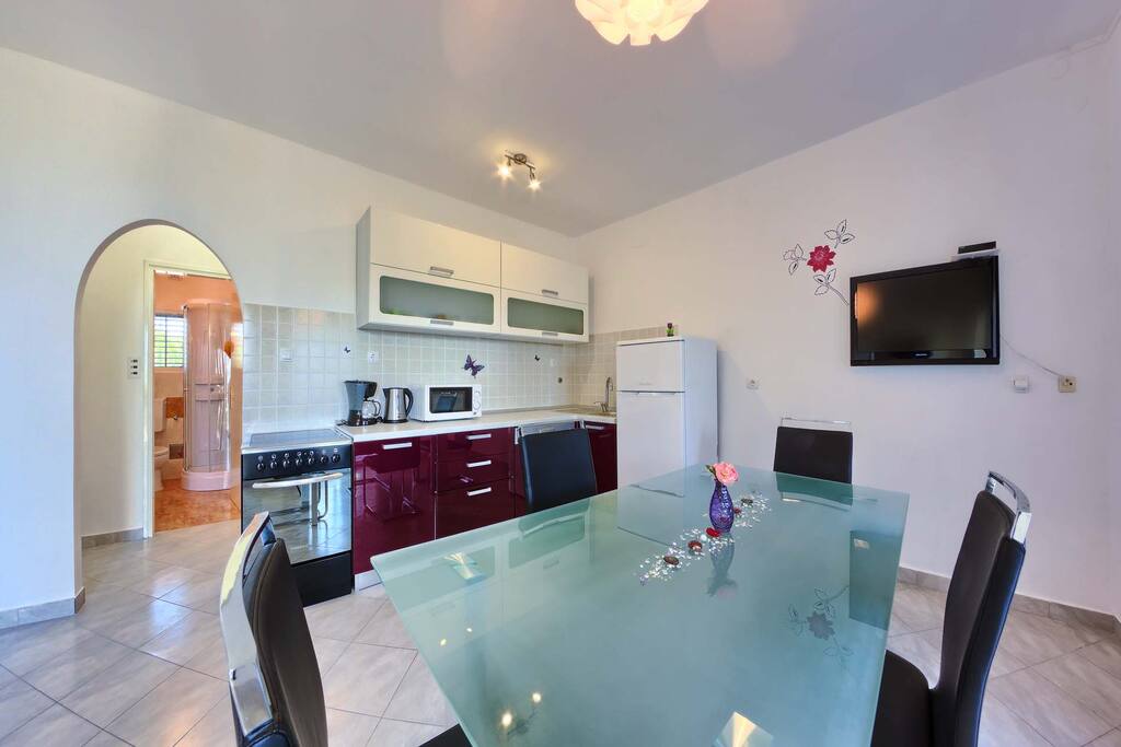 Kitchen& Dining Table