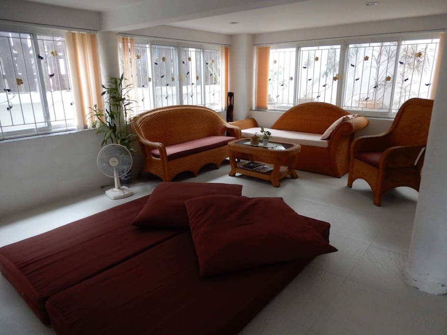 Spacious living room