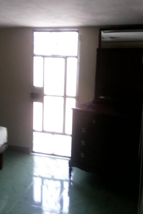 Salida puerta con doble seguridad