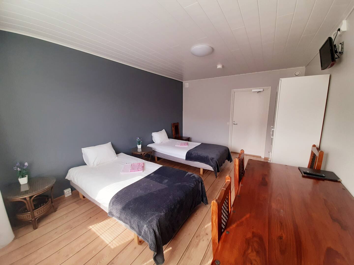 Room In The City Center Near The Train Station 4