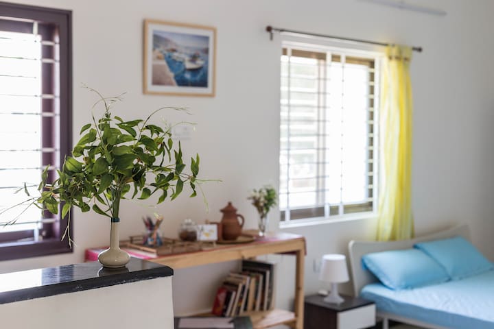 Private and modern studio close to everything