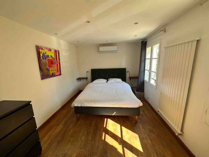 Soveværelse 3 på 1. sal med queensize-seng