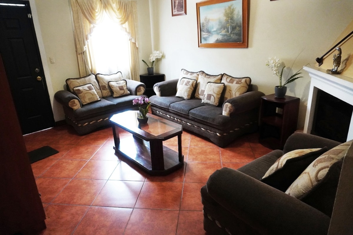 "Don Güicho's house" in Quetzaltenango! — 4 bedroom vacation rental in Guatemala City