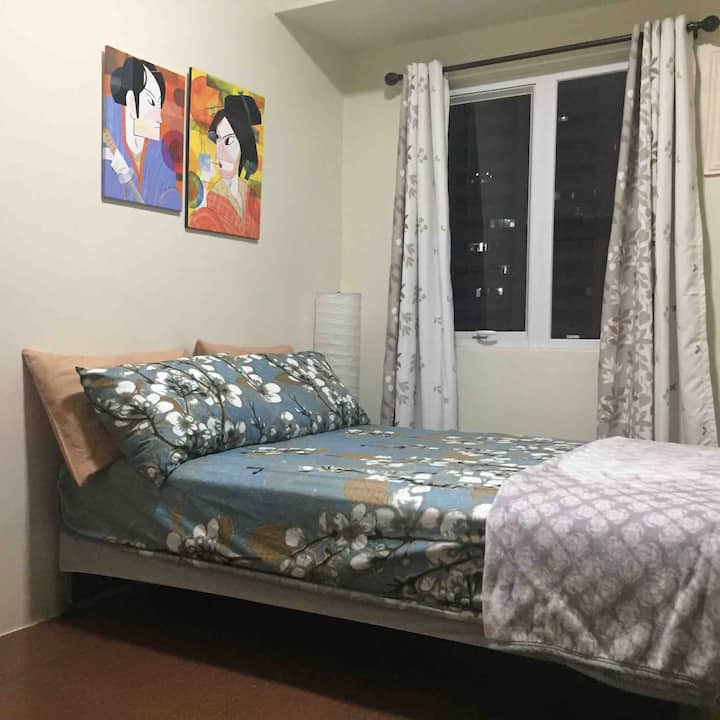 Room #1 has a Queen bed and an option for a queen floor mattress if you opt to have additional family members to stay with you (condo max capacity is 6 adults)