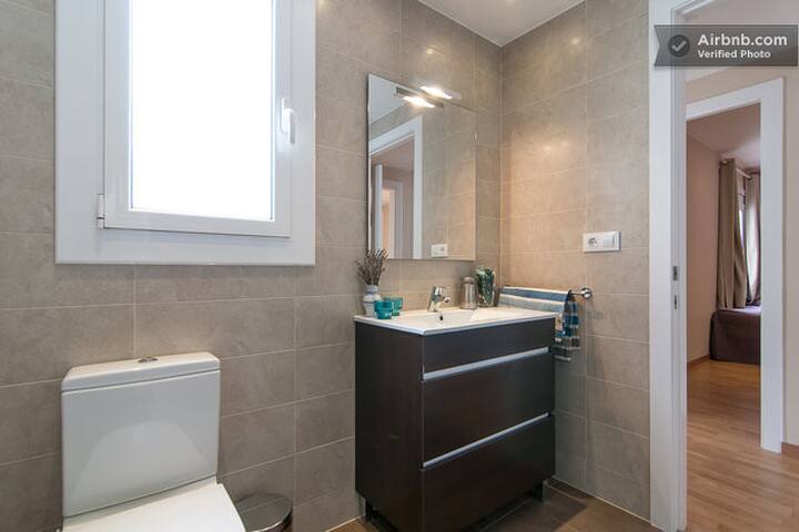 BBarcelona Sagrada Familia 32 gallery image 2