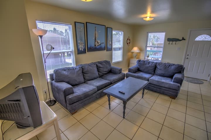 Oleander Beach Lodge #2