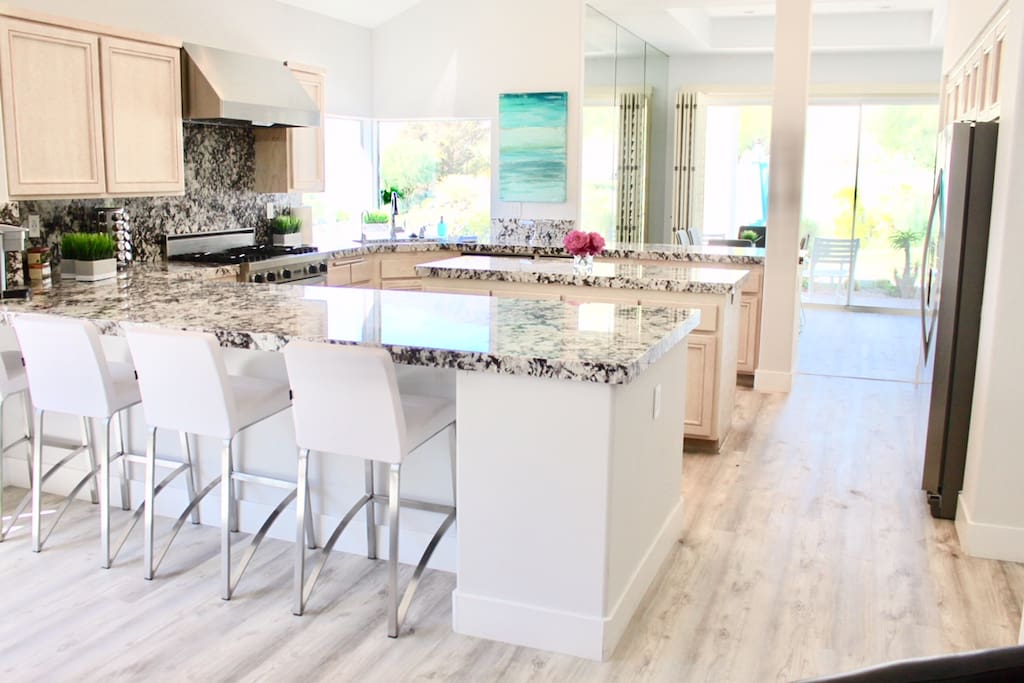 Extra large kitchen - perfect for large groups!