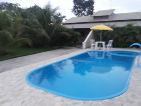 Airbnb em destaque: Aruanã - 02 Chalets with a swimming pool - Great location em Aruanã