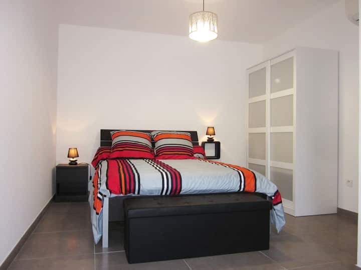 غرفة نوم فسيحة للغاية 2 مع خزانة تخزين + غرفة ملابس