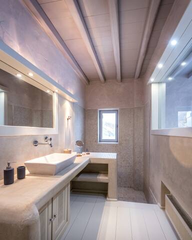 Villa Elxi, 6 bedroom luxury beach villa with pool gallery image 4