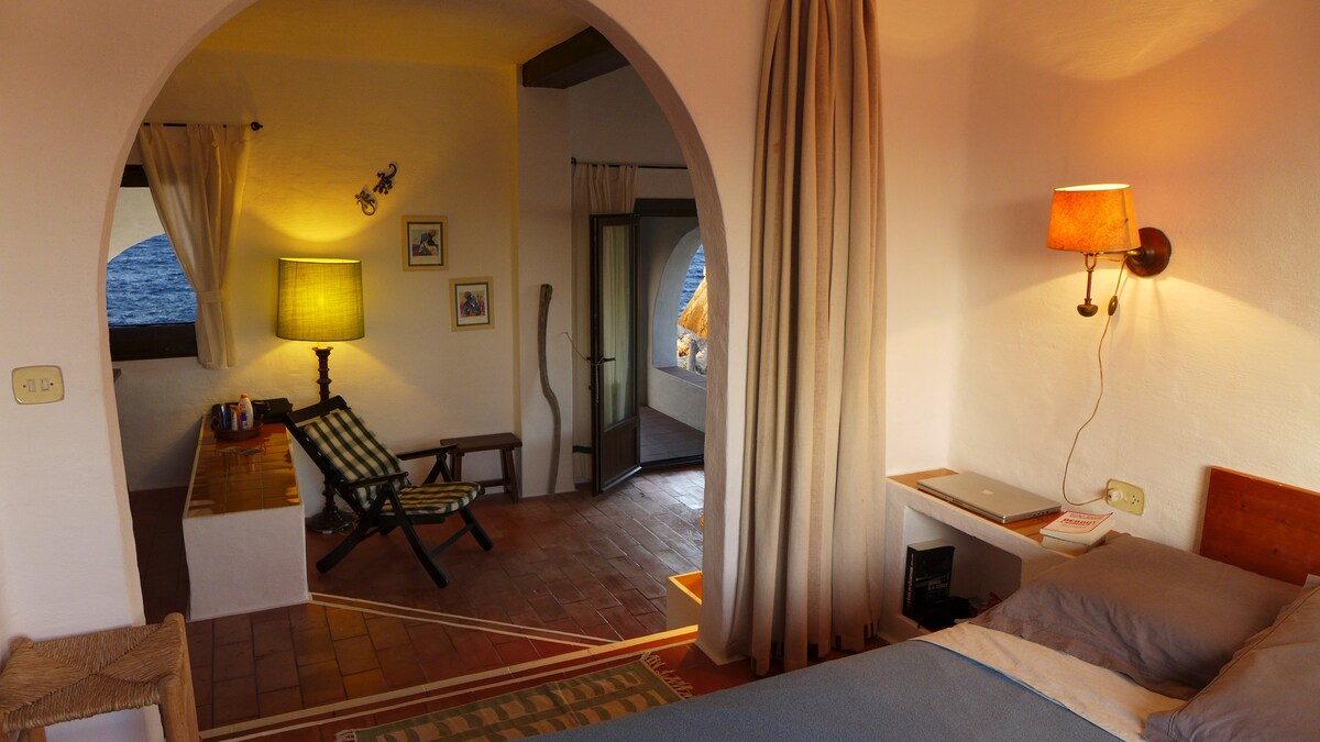 Habitacion 1, salon planta baja atrás.