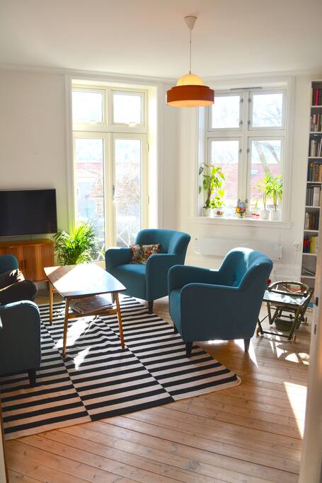 Living room 1 (with balcony)