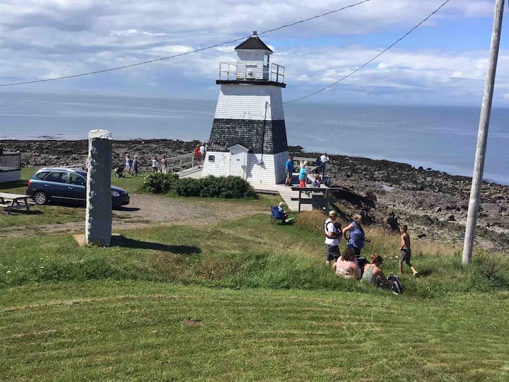 Waterfront Bay of Fundy Private Bedroom Oasis Cottages for Rent in