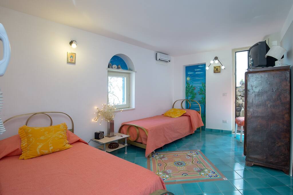 camera da letto livello inferiore (foto airbnb)