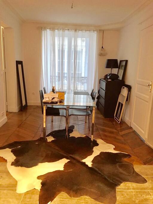 Dining room / Salle à manger