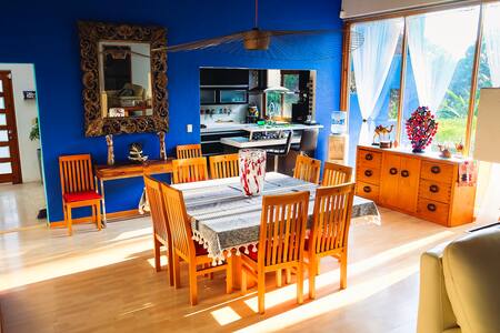 Very bright architect villa with pool & garden