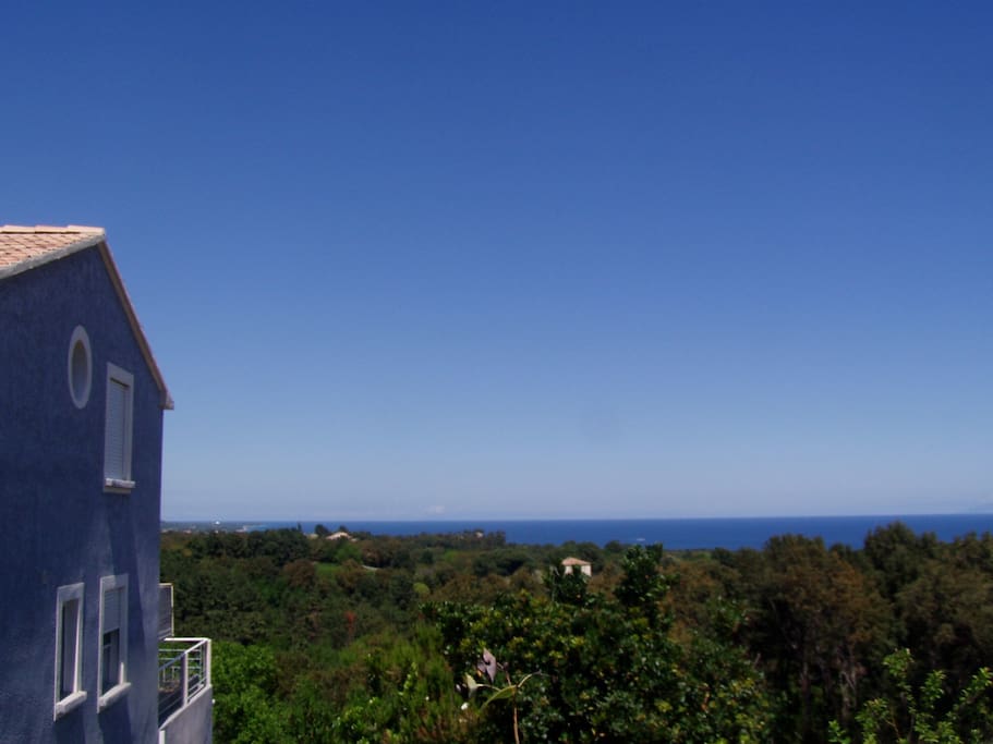 Vue panoramique de la terrasse de 40m² surla mer