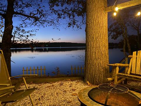 Cozy lakeside home with a separate bunk house