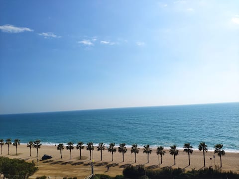 Pineda Beach Premium - beachfront apartment
