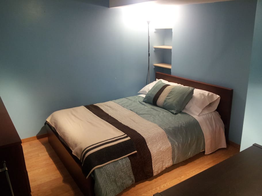 Comfortable queen bed