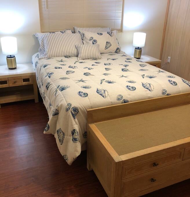 Bedroom 1 with queen size bed.