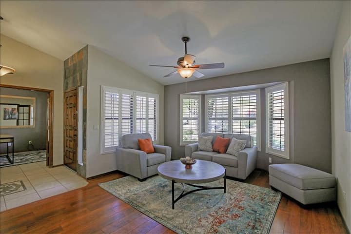 North Phoenix Close To Everything/secured Parking - Peoria
