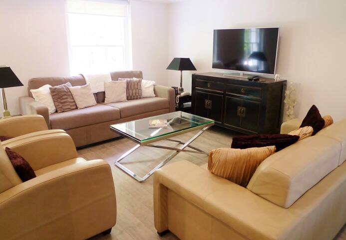 Luxury 3bed 3bath AC HollandPk/NottHill/Kensington gallery image 2
