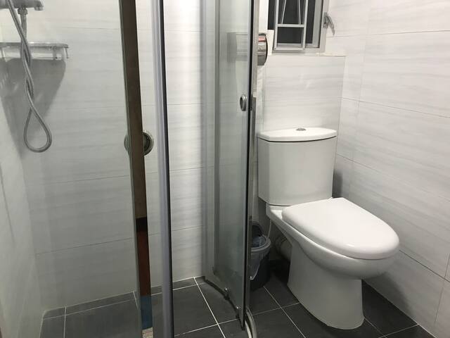 Apt.Three-Bedroom Apt. for 12@269 Hennessy Road gallery image 4