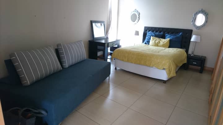 Cama doble con sofá cama