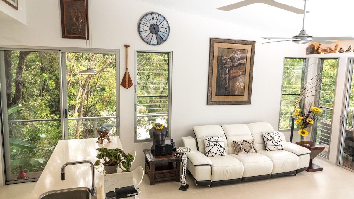 Successful Airbnb property: "Coolum Boutique Treehouse" Executive Luxury in Coolum Beach