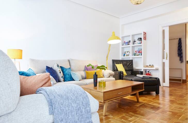 Amplio y acogedor apartamento con garaje incluido gallery image 5