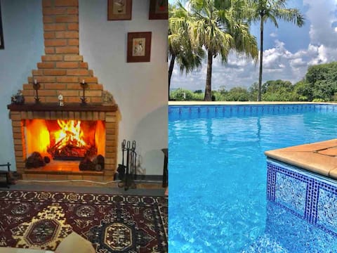 Chácara with fireplace pool oven and wood stove!