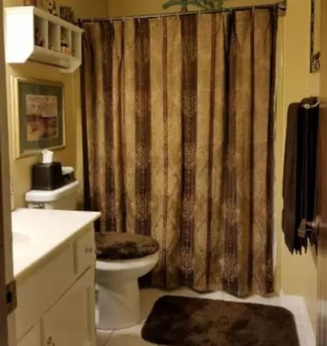 Shared Hall Bathroom