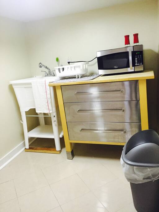 Sink/Microwave/Dishes/Flatware!