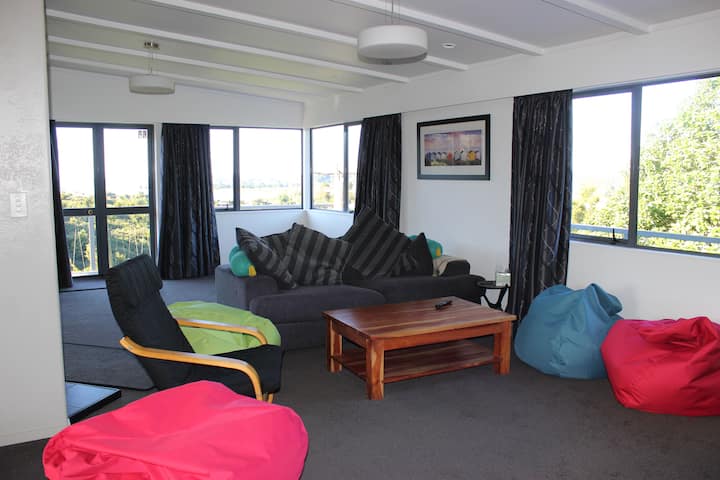 Summersalt. Family Home,sea View, Spa + Games Room - Tutukaka